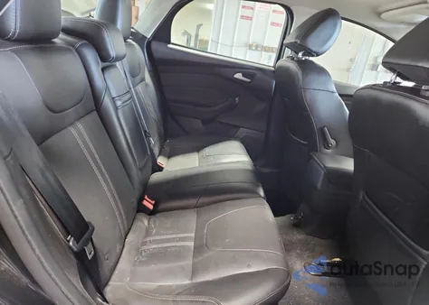 2013 Ford Focus Se z USA, uszkodzony, nr VIN 1FADP3F23DL258028